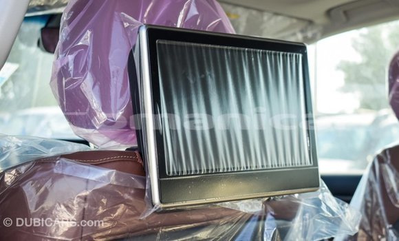 Buy Import Toyota Land Cruiser White Car in Import - Dubai in Dhufar Buy Import Toyota Land Cruiser White Car in Import - Dubai in Dhufar