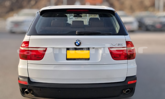 Buy Used BMW M5 White Car in Muscat in Masqat Buy Used BMW M5 White Car in Muscat in Masqat