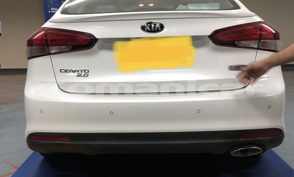 Buy Used Kia Cerato White Car in Muscat in Masqat Buy Used Kia Cerato White Car in Muscat in Masqat