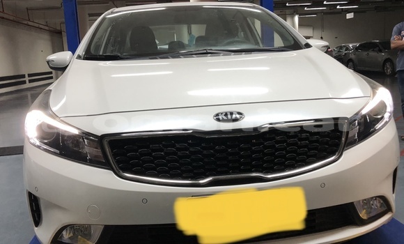 Buy Used Kia Cerato White Car in Muscat in Masqat Buy Used Kia Cerato White Car in Muscat in Masqat