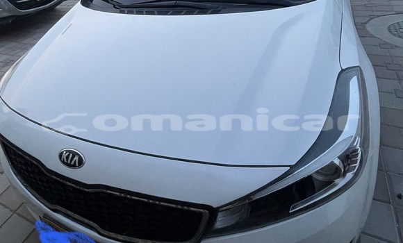 Buy Used Kia Cerato White Car in Muscat in Masqat Buy Used Kia Cerato White Car in Muscat in Masqat