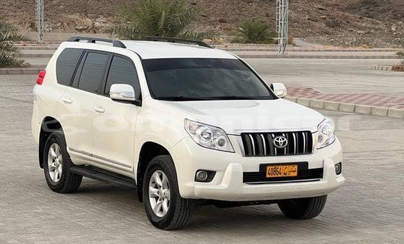 Buy Used Toyota Prado White Car in Masqat in Masqat Buy Used Toyota Prado White Car in Masqat in Masqat