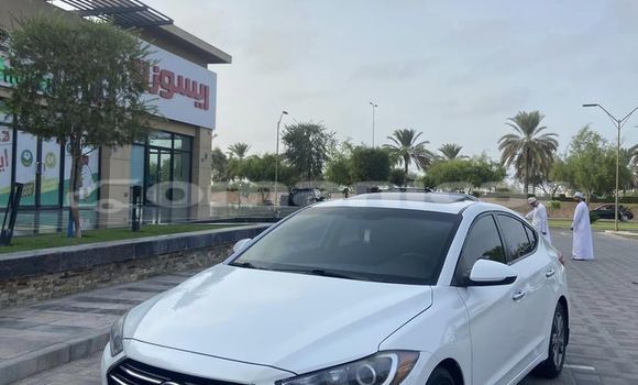 Buy Used Toyota Camry White Car in Masqat in Masqat Buy Used Toyota Camry White Car in Masqat in Masqat