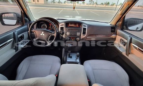 Buy Used Mitsubishi Pajero White Car in Masqat in Masqat Buy Used Mitsubishi Pajero White Car in Masqat in Masqat