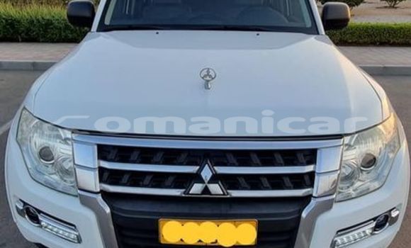 Buy Used Mitsubishi Pajero White Car in Masqat in Masqat Buy Used Mitsubishi Pajero White Car in Masqat in Masqat