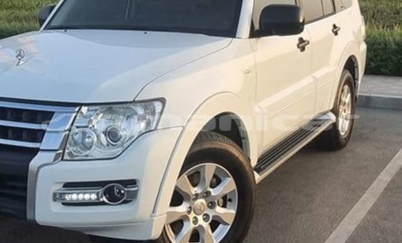 Buy Used Mitsubishi Pajero White Car in Masqat in Masqat Buy Used Mitsubishi Pajero White Car in Masqat in Masqat