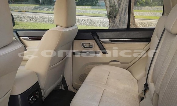 Buy Used Mitsubishi Pajero White Car in Masqat in Masqat Buy Used Mitsubishi Pajero White Car in Masqat in Masqat