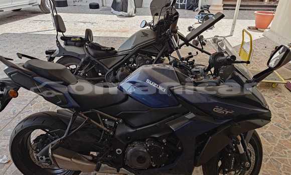 Buy Used Suzuki GSX Blue Bike in Muscat in Masqat