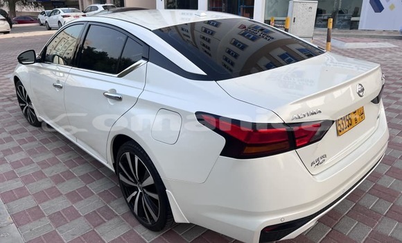 Buy Used Toyota Corolla White Car in Masqat in Masqat Buy Used Toyota Corolla White Car in Masqat in Masqat
