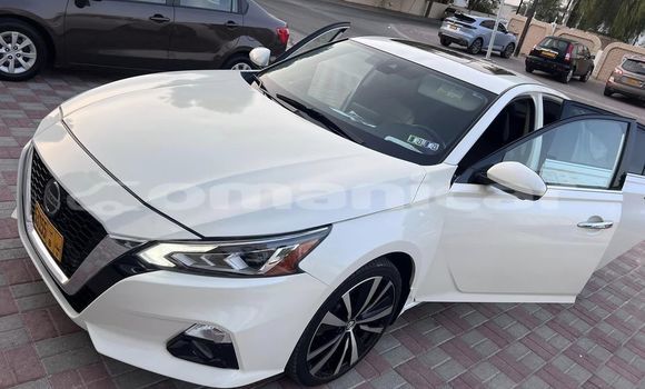 Buy Used Nissan Altima White Car in Masqat in Masqat Buy Used Nissan Altima White Car in Masqat in Masqat