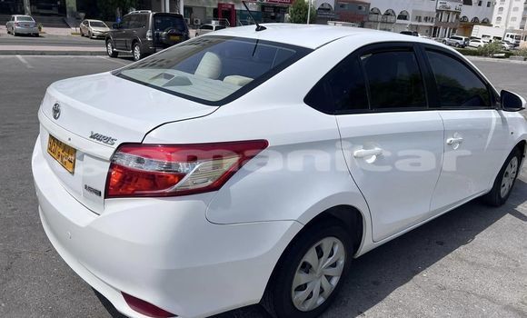 Buy Used Toyota Yaris White Car in Masqat in Masqat Buy Used Toyota Yaris White Car in Masqat in Masqat