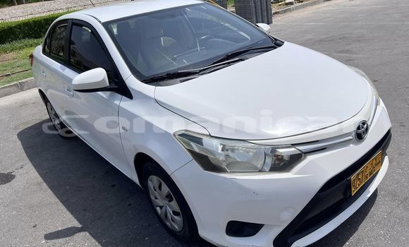 Buy Used Toyota Yaris White Car in Masqat in Masqat Buy Used Toyota Yaris White Car in Masqat in Masqat