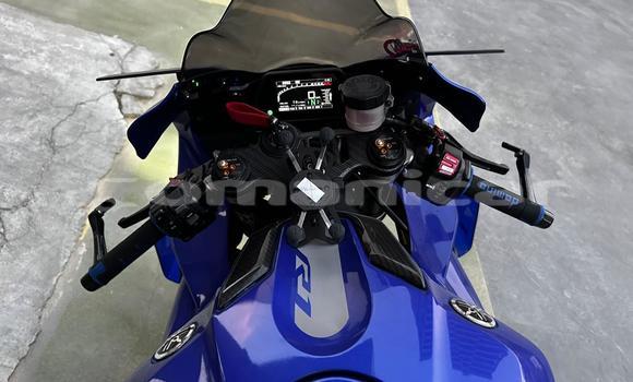 Buy Used Yamaha YZF Blue Bike in Muscat in Masqat Buy Used Yamaha YZF Blue Bike in Muscat in Masqat