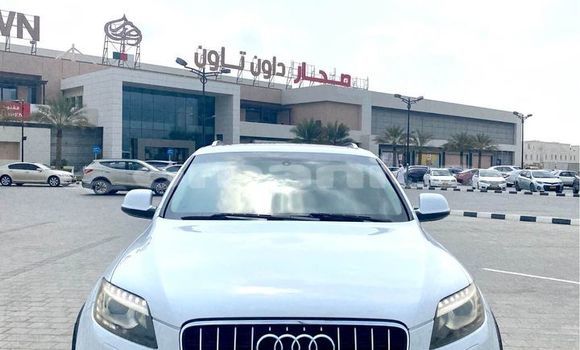 Buy Used Audi Q7 White Car in Masqat in Masqat