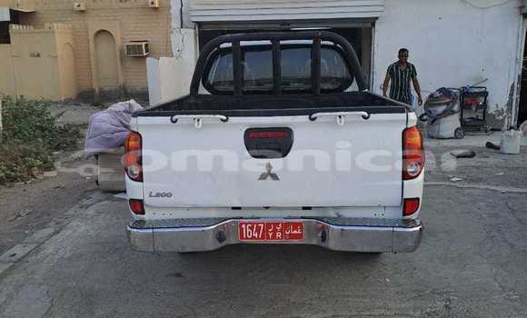 Buy Used Mitsubishi L200 White Car in as–Suwayq in al-Batinah Buy Used Mitsubishi L200 White Car in as–Suwayq in al-Batinah