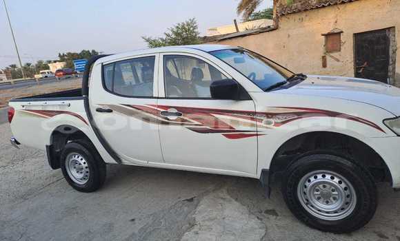 Buy Used Mitsubishi L200 White Car in as–Suwayq in al-Batinah Buy Used Mitsubishi L200 White Car in as–Suwayq in al-Batinah
