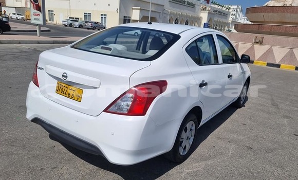 Buy Used Nissan Sunny White Car in Masqat in Masqat Buy Used Nissan Sunny White Car in Masqat in Masqat