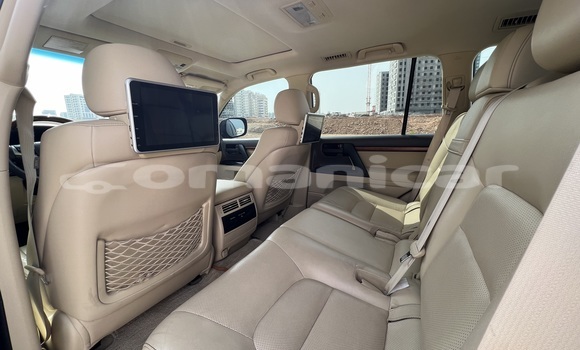 Buy Used Toyota Land Cruiser Black Car in Muscat in Masqat Buy Used Toyota Land Cruiser Black Car in Muscat in Masqat