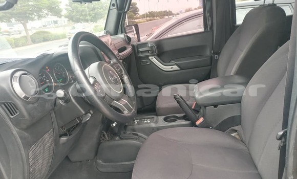 Buy Used Jeep Cherokee Black Car in Masqat in Masqat Buy Used Jeep Cherokee Black Car in Masqat in Masqat