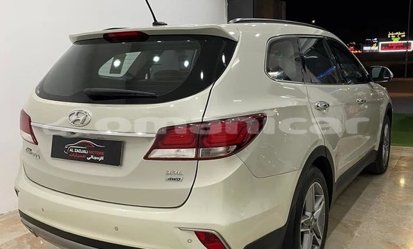 Buy Used Hyundai Santa Fe White Car in Masqat in Masqat Buy Used Hyundai Santa Fe White Car in Masqat in Masqat