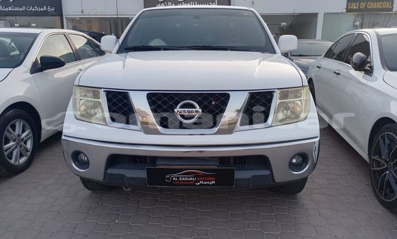 Buy Used Nissan Navara White Car in Masqat in Masqat Buy Used Nissan Navara White Car in Masqat in Masqat