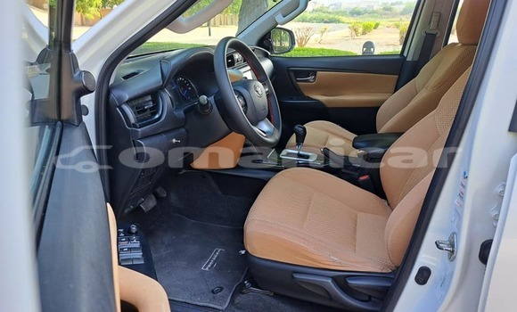 Buy Used Toyota Fortuner White Car in Masqat in Masqat Buy Used Toyota Fortuner White Car in Masqat in Masqat