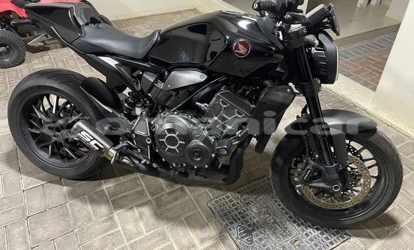 Buy Used Honda CB Black Bike in Masqat in Masqat Buy Used Honda CB Black Bike in Masqat in Masqat