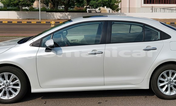 Buy Used Toyota Corolla White Car in Masqat in Masqat Buy Used Toyota Corolla White Car in Masqat in Masqat