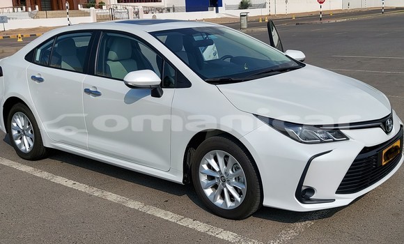 Buy Used Toyota Corolla White Car in Masqat in Masqat Buy Used Toyota Corolla White Car in Masqat in Masqat