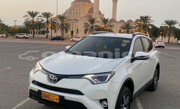 Buy Used Toyota RAV4 White Car in Al khuwair in al-Batinah