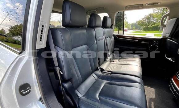 Buy Used Lexus LX 570 White Car in Muscat in Masqat Buy Used Lexus LX 570 White Car in Muscat in Masqat