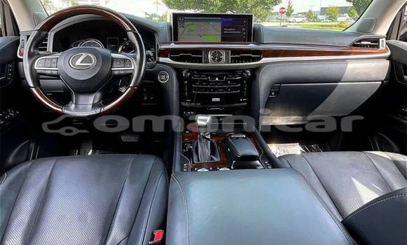 Buy Used Lexus LX 570 White Car in Muscat in Masqat Buy Used Lexus LX 570 White Car in Muscat in Masqat