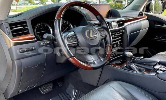 Buy Used Lexus LX 570 White Car in Muscat in Masqat Buy Used Lexus LX 570 White Car in Muscat in Masqat