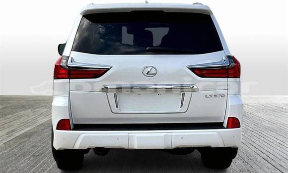Buy Used Lexus LX 570 White Car in Muscat in Masqat Buy Used Lexus LX 570 White Car in Muscat in Masqat