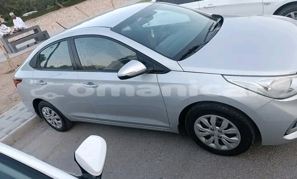Buy Used Hyundai Accent White Car in al–Masna'ah in al-Batinah Buy Used Hyundai Accent White Car in al–Masna'ah in al-Batinah