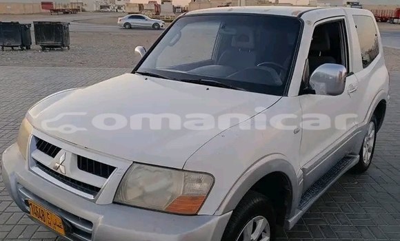 Buy Used Toyota RAV4 White Car in al–Khaburah in al-Batinah Buy Used Toyota RAV4 White Car in al–Khaburah in al-Batinah