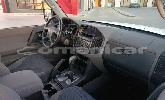 Buy Used Toyota Axio White Car in Muttrah in Masqat