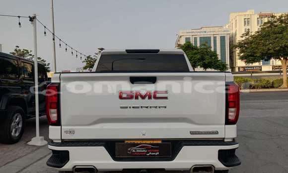 Buy Used GMC Savana White Car in as–Sib in Masqat Buy Used GMC Savana White Car in as–Sib in Masqat