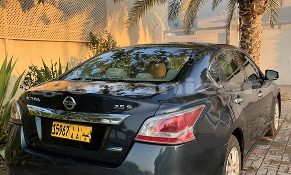 Buy Used Nissan Altima Blue Car in as–Sib in Masqat Buy Used Nissan Altima Blue Car in as–Sib in Masqat