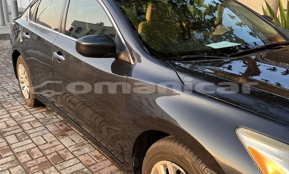 Buy Used Nissan Altima Blue Car in as–Sib in Masqat Buy Used Nissan Altima Blue Car in as–Sib in Masqat