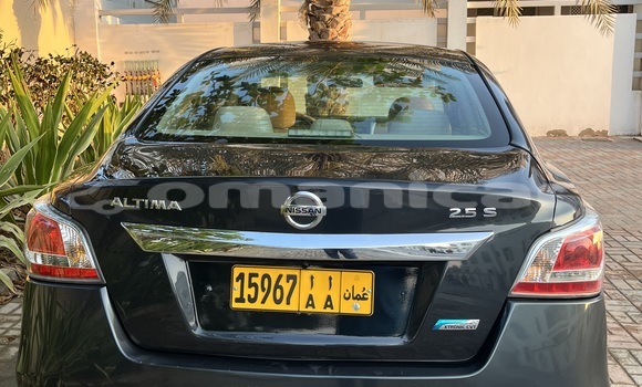 Buy Used Nissan Altima Blue Car in as–Sib in Masqat Buy Used Nissan Altima Blue Car in as–Sib in Masqat