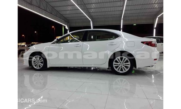 Buy Import Lexus ES White Car in Import - Dubai in Dhufar Buy Import Lexus ES White Car in Import - Dubai in Dhufar