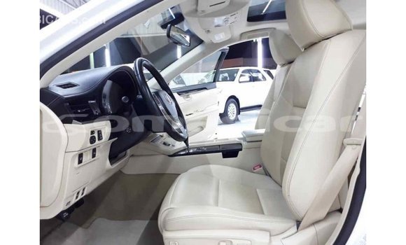 Buy Import Lexus ES White Car in Import - Dubai in Dhufar Buy Import Lexus ES White Car in Import - Dubai in Dhufar