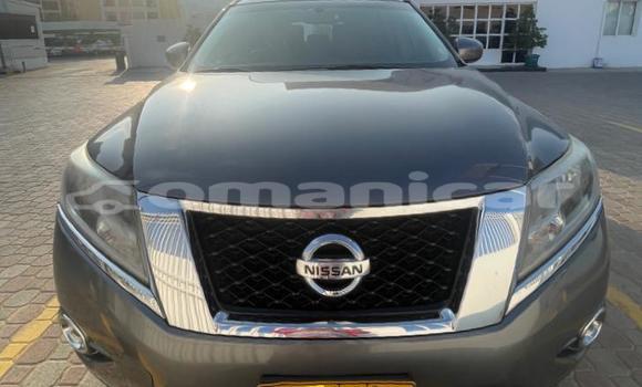Buy Used Nissan Pathfinder Silver Car in Muscat in Masqat Buy Used Nissan Pathfinder Silver Car in Muscat in Masqat