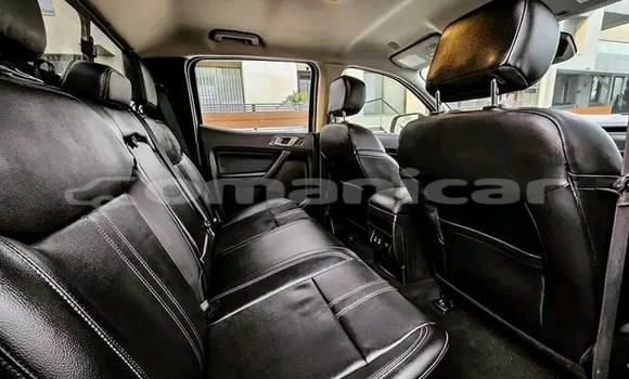 Buy Used Kia Niro Black Car in as–Sib in Masqat Buy Used Kia Niro Black Car in as–Sib in Masqat