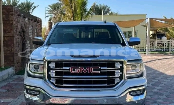 Buy Used Toyota Fortuner White Car in as–Sib in Masqat Buy Used Toyota Fortuner White Car in as–Sib in Masqat