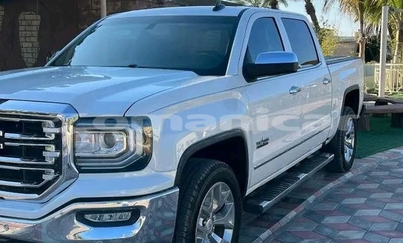 Buy Used Toyota Fortuner White Car in as–Sib in Masqat Buy Used Toyota Fortuner White Car in as–Sib in Masqat