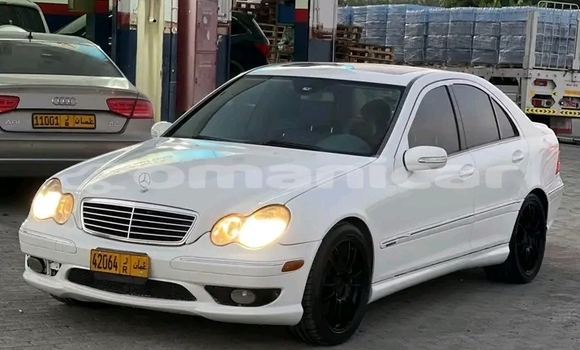Buy Used Flanker F White Car in as–Sib in Masqat Buy Used Flanker F White Car in as–Sib in Masqat