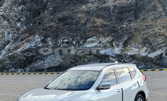 Buy Used Nissan X–Trail White Car in Muscat in Masqat Buy Used Nissan X–Trail White Car in Muscat in Masqat