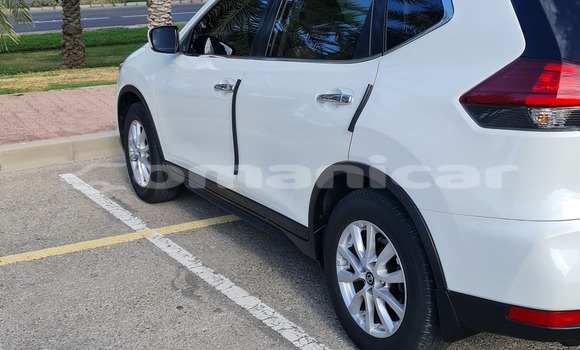 Buy Used Nissan X–Trail White Car in Muscat in Masqat Buy Used Nissan X–Trail White Car in Muscat in Masqat